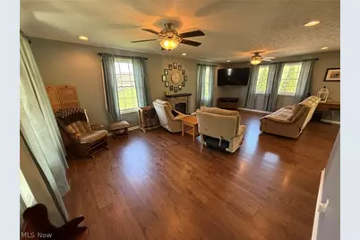 235 Briarwood Drive SE, New Philadelphia, OH 44663 - Photo 8