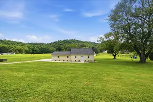 1420 Dietz Ln, Zanesville, OH 43701 - Photo 2