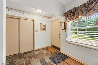 693 Woodbrook Road, Cuyahoga Falls, OH 44223 - Photo 4