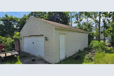 201 W 26th Street, Lorain, OH 44052 - Photo 2