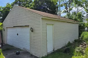 201 W 26th St, Lorain, OH 44052 - Photo 2