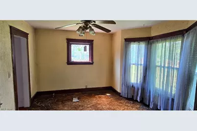 201 W 26th Street, Lorain, OH 44052 - Photo 6