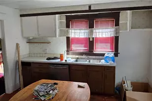 201 W 26th St, Lorain, OH 44052 - Photo 8