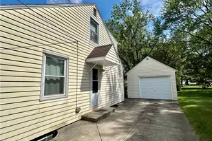 3241 Estates Cir, Youngstown, OH 44511 - Photo 24