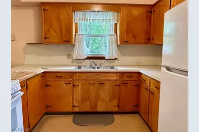 3241 Estates Circle, Youngstown, OH 44511 - Photo 6