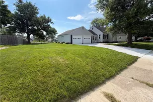2624 Ellis Ave NE, Canton, OH 44705 - Photo 2