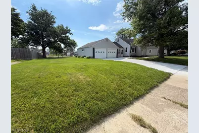 2624 Ellis Avenue NE, Canton, OH 44705 - Photo 2