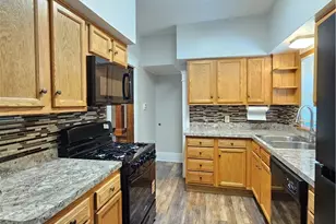 1005 Raymond St, Akron, OH 44307 - Photo 8