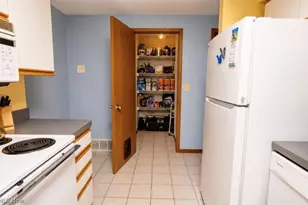 6215 Hidden Creek Dr, Lorain, OH 44053 - Photo 12