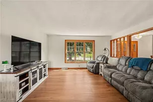 1907 Opal St, Louisville, OH 44641 - Photo 6