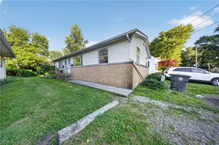 1095 St Michaels Ave, Akron, OH 44320 - Photo 2