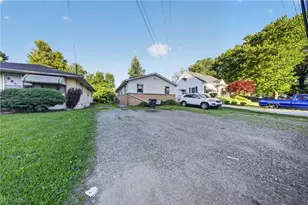 1095 St Michaels Ave, Akron, OH 44320 - Photo 1