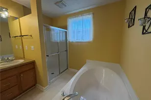 421 Windham Ct, Grandview Heights, OH 44147 - Photo 8