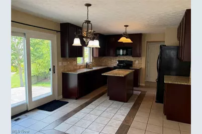 421 Windham Court, Grandview Heights, OH 44147 - Photo 2