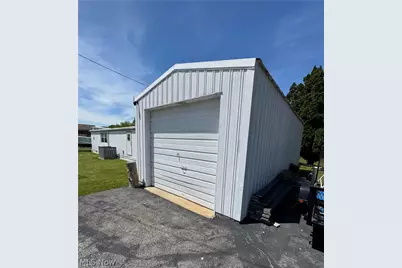 2825 W Risingsun Road, Port Clinton, OH 43452 - Photo 4
