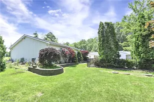301 Crosse Rd, Amherst, OH 44001 - Photo 10