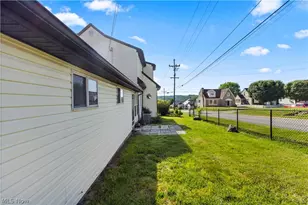 3741 Woodlawn Way, Weirton, WV 26062 - Photo 6