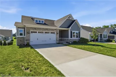 6877 Harrington Court Avenue NE, Canton, OH 44721 - Photo 2