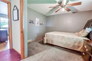 36388 Sunset Dr, Eastlake, OH 44095 - Photo 16