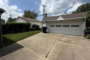 16109 Walden Ave, Loveland, OH 44128 - Photo 2