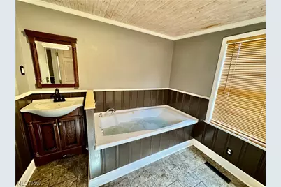 307 Florence Street, Belpre, OH 45714 - Photo 14
