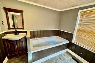 307 Florence St, Belpre, OH 45714 - Photo 14