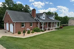 66599 Anna Dr, St Clairsville, OH 43950 - Photo 2