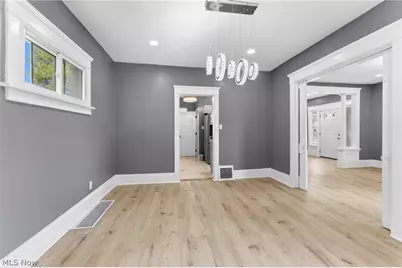 2235 Winfield Way NE, Canton, OH 44705 - Photo 8