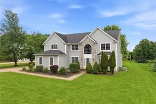 11678 Dunham Rd, Sagamore Hills, OH 44067 - Photo 2