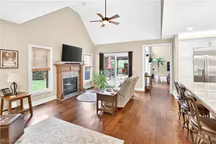 2307 Angela Vista Dr, Hinckley, OH 44233 - Photo 10