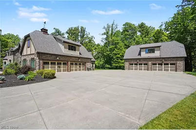 215 Brighton Lane, Hudson, OH 44236 - Photo 2