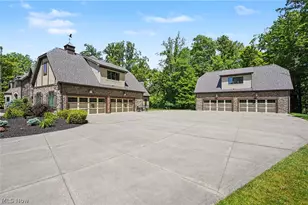 215 Brighton Ln, Hudson, OH 44236 - Photo 2