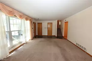 136 Marie Ave, Weirton, WV 26062 - Photo 8