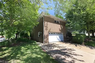 136 Marie Ave, Weirton, WV 26062 - Photo 6