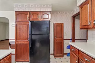 5635 Yorktown Ln, Austintown, OH 44515 - Photo 8