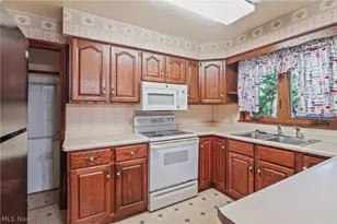5635 Yorktown Ln, Austintown, OH 44515 - Photo 6