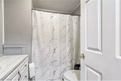 912 Maplewood Avenue, Painesville Twp, OH 44077 - Photo 32