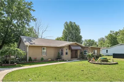 912 Maplewood Avenue, Painesville Twp, OH 44077 - Photo 2