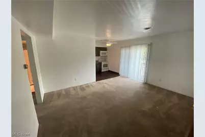 101 Wildwood Drive #4, Follansbee, WV 26037 - Photo 2
