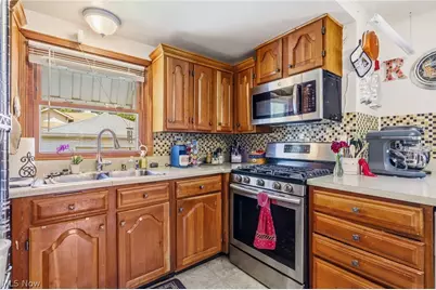 915 Clarendon Avenue NW, Canton, OH 44708 - Photo 12