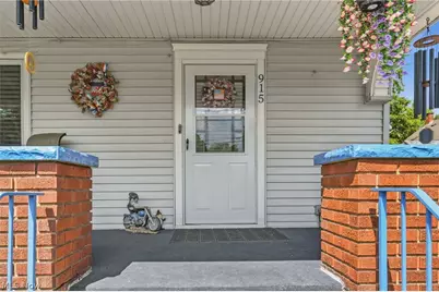 915 Clarendon Avenue NW, Canton, OH 44708 - Photo 4