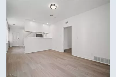 2037 W 11th #4, Loveland, OH 44113 - Photo 6