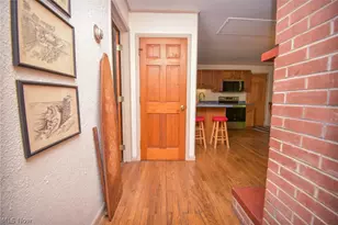 1683 Ridge Rd, Hinckley, OH 44233 - Photo 8