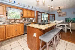 7308 Lake O'springs Ave NW, North Canton, OH 44720 - Photo 12