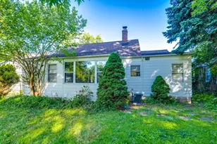 251 E 286th St, Willowick, OH 44095 - Photo 4