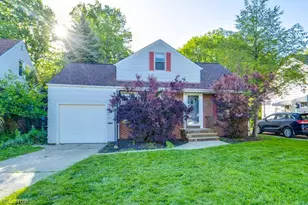 251 E 286th St, Willowick, OH 44095 - Photo 2