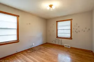 251 E 286th St, Willowick, OH 44095 - Photo 18