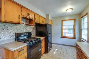 251 E 286th St, Willowick, OH 44095 - Photo 14