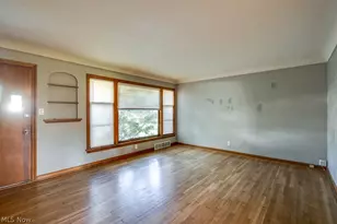 251 E 286th St, Willowick, OH 44095 - Photo 6