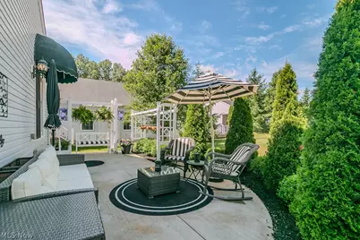 9072 Devonshire Drive, Olmsted Falls, OH 44138 - Photo 4